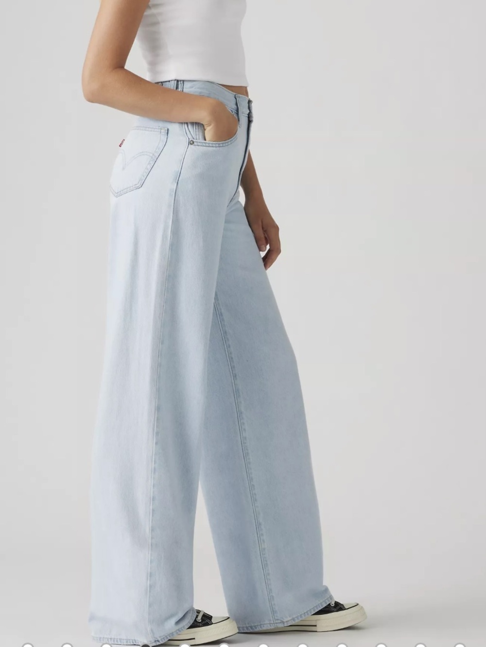 Levi’s Baggy Dad High-Rise Wide Leg Jeans in Light Acid Washed Blue - Picture 4 of 10